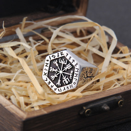 Viking Vegvísir Ring